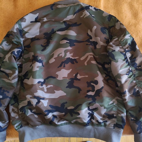 Bomber jacket like new, black and green, size XL