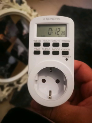 Digital timer used in good condition