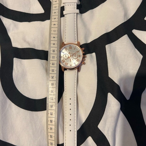 Wristwatch new unisex with white synthetic leather strap