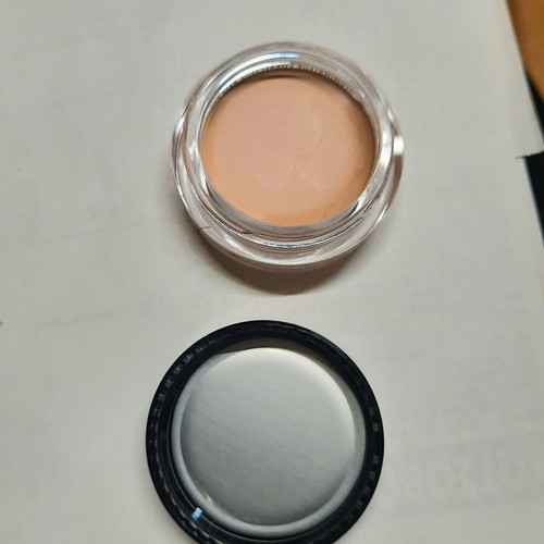 Elf concealer new, light/medium shade with squalane and hyaluronic acid