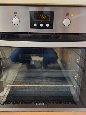 Εντοιχιζόμενος ηλεκτρικός φούρνος Zanussi, inox με μαύρη γυάλινη πόρτα