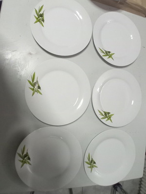 Altis serving plates collectible, like new, pack of 10