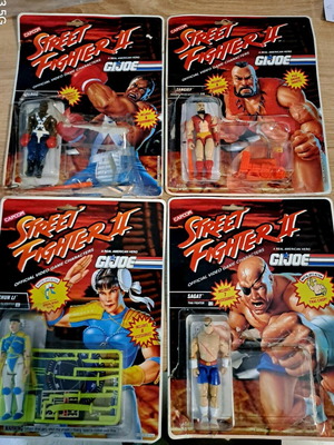 GI Joe Street Fighter 4 figures like new, carded 1992