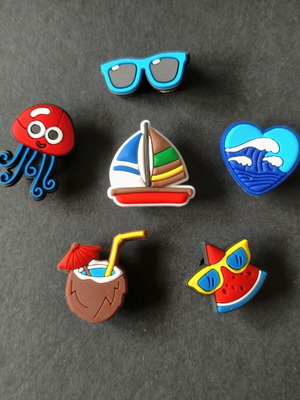 Sea love Crocs charms set like new, blue and red