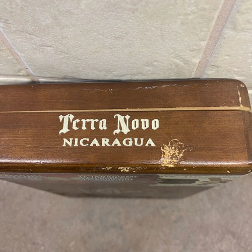 Alec Bradley Tempus Nicaragua Terra Novo cigar box used