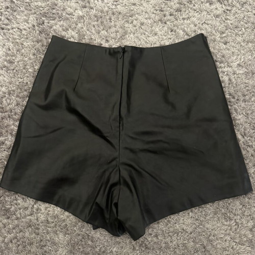Zara short leather skirt-style shorts like new, size S-M-L, black