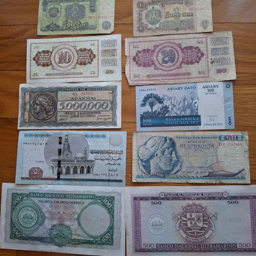 Banknotes used, set of 50 from around the world