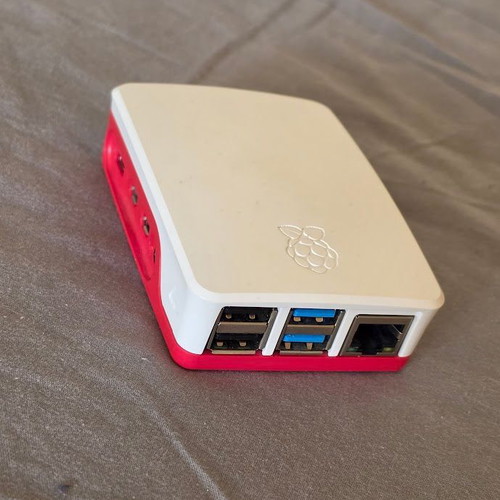 Raspberry Pi 4 Desktop Kit Barebone Cortex-BCM2711 8GB DDR4 Official
