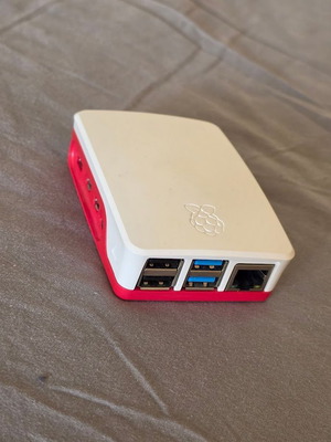 Raspberry Pi 4 Desktop Kit Barebone Cortex-BCM2711 8GB DDR4 Official