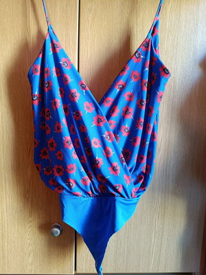 Bershka draped bodysuit like new, blue and red, size XS