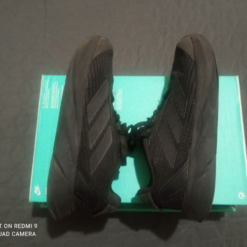 Παιδικά υποδήματα Adidas αθλητικά σαν καινούργια, νούμερο 33,5 μαύρα