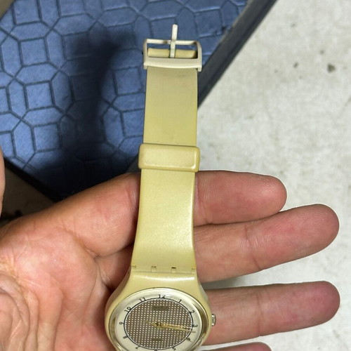 Swatch Golden Tan GT103 1984 watch used, for repair or collection
