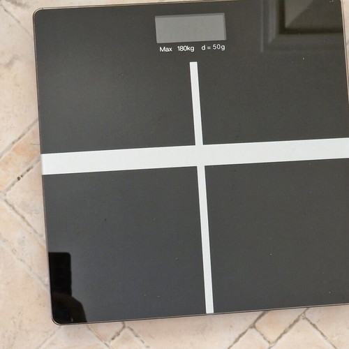 Digital Scale like new, fully functional with batteries