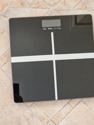 Digital Scale like new, fully functional with batteries