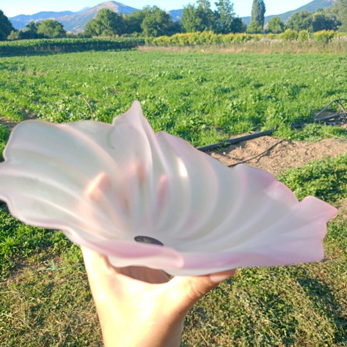 Decorative glass bowl with pink edges like new