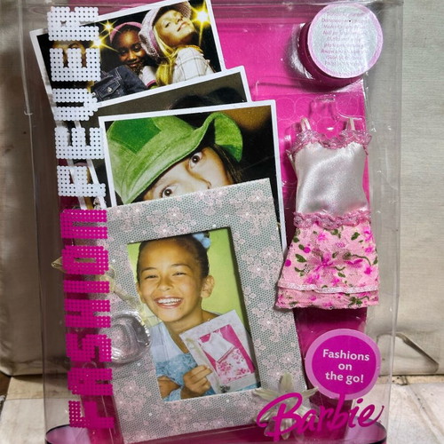 Barbie Fashion Fever photo journal and outfit set like new, collectible