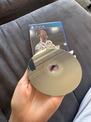 FIFA 18 PS4 like new