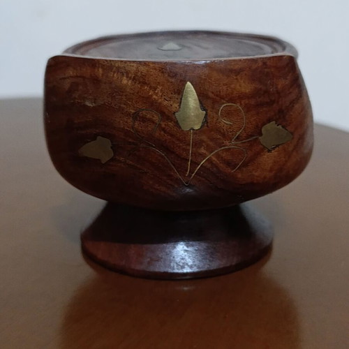 Wooden coasters vintage used, set of six with base and beautiful design