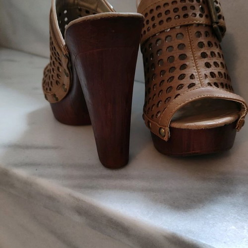 Brown sandals used, size 39, 12 cm heel