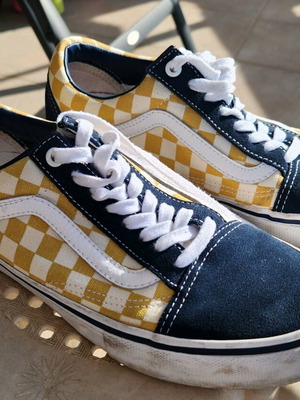 Vans sneakers used, size 40.5, black and yellow