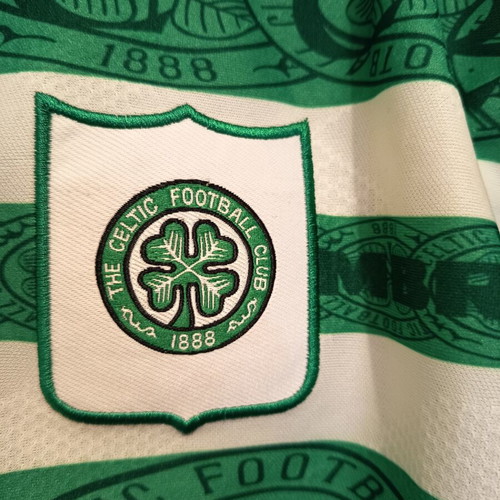 Celtic 1995-1996 kids jersey like new, signed