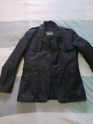 Men's jacket like new, warm, missing belt, black, sizes S M