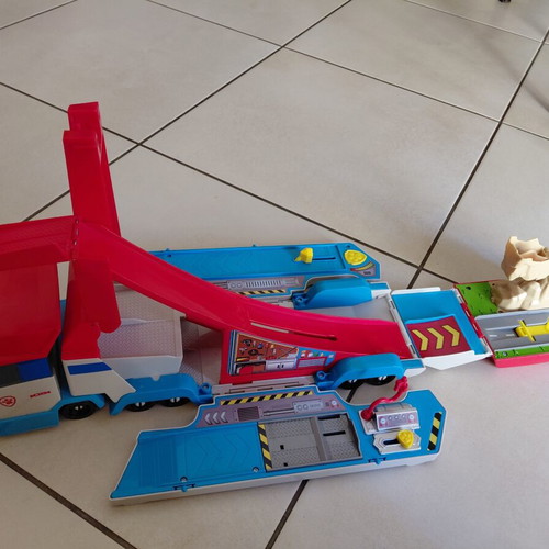 Paw Patrol Spin Master truck used, excellent condition