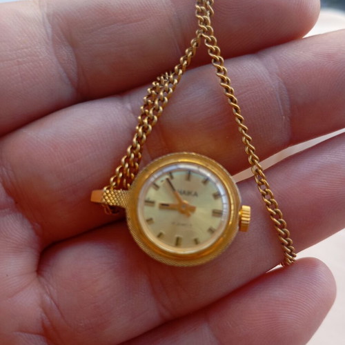 Chaika women's winding pendant watch like new, made in USSR