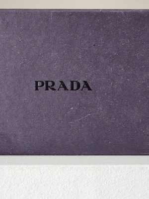 Prada sunglasses like new, brown