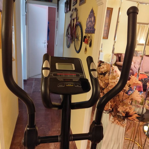 Amila Cardio 510E Magnetic Elliptical Machine like new