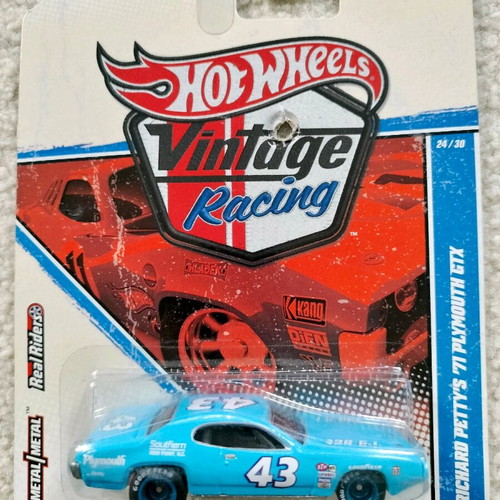 Hot Wheels 2011 Vintage Racing Richard Petty 71 Plymouth GTX new