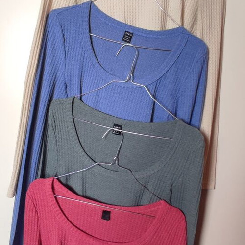 Set of 4 crop rib tops size S/M like new, multicolor