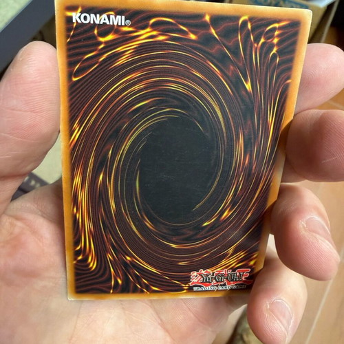Yu-Gi-Oh Red Eyes Darkness Dragon 1 edition χρυσή μεταχειρισμένη κάρτα