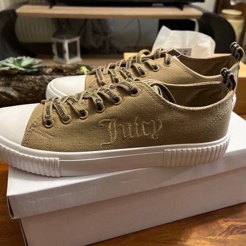 Juicy Couture shoes No 38 new, wide fit