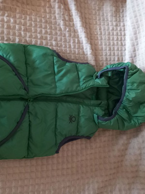 Benetton kids sleeveless vest like new, green with hood, for ages 3-4