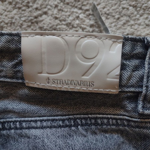 Stradivarius straight leg jeans size 34, gray