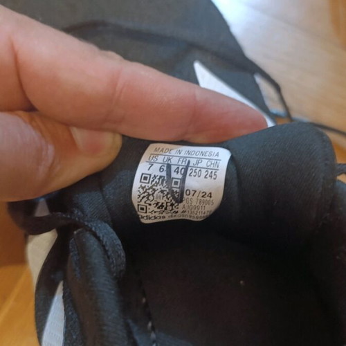 Adidas Response athletic shoes like new, size 40, black unisex