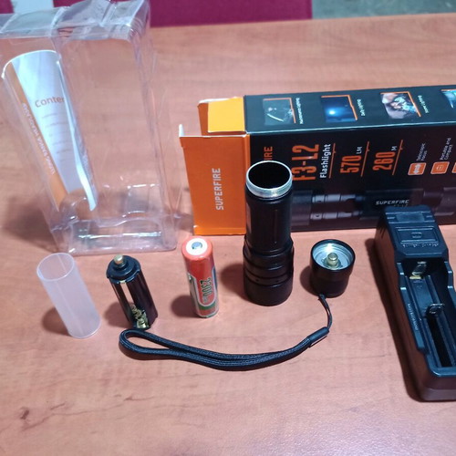 Led flashlight 570LM new with beam adjustment and 5 modes