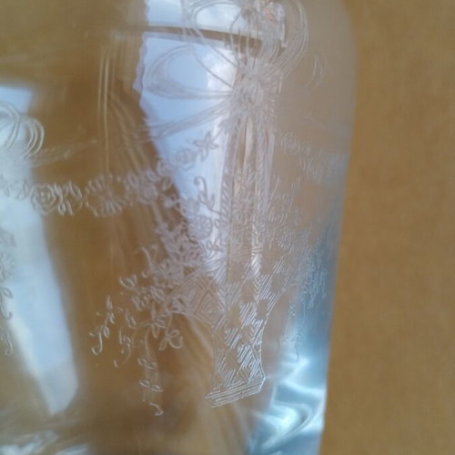 Crystal vase with engraved flowers new