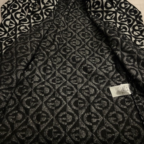 Gucci coat new, warm, unworn, black and white