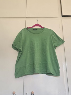 Marks & Spencer πράσινο t-shirt μέγεθος 22 μεταχειρισμένο