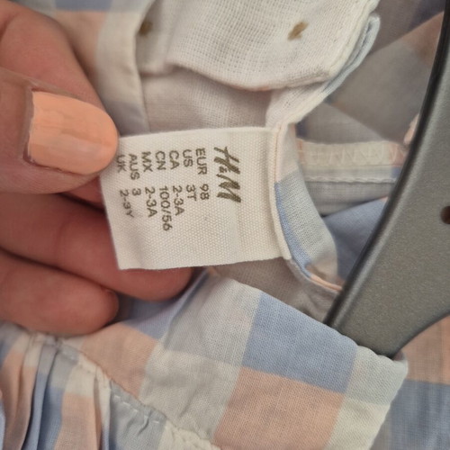 Dress H&M pastel colors with ruffles on sleeves like new