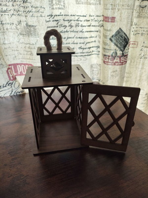 Wooden Lantern Like New, 16.5cm x 9.5cm x 10cm