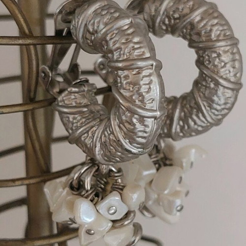 Vintage Faux Bijoux Clip Earrings used, white and silver