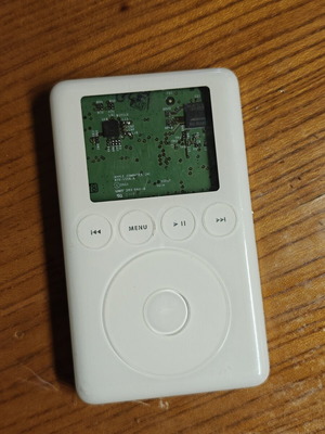 iPod 3rd Gen used for parts or repair