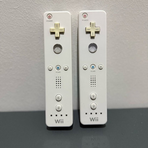 Nintendo Wii controllers white like new