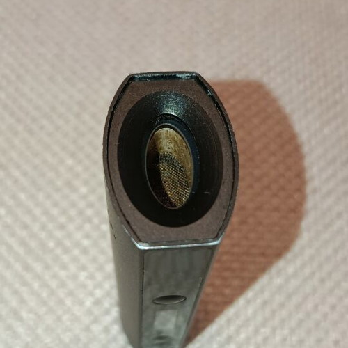 XMax Starry 3.0 vaporizer used with charging cable