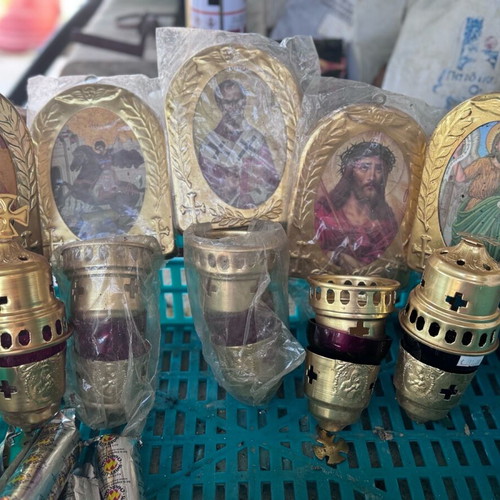 Wall icon stands new, pack of 4 with lamp