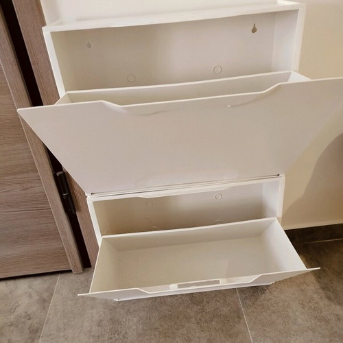 Plastic shoe racks, 2 pieces, white color like new