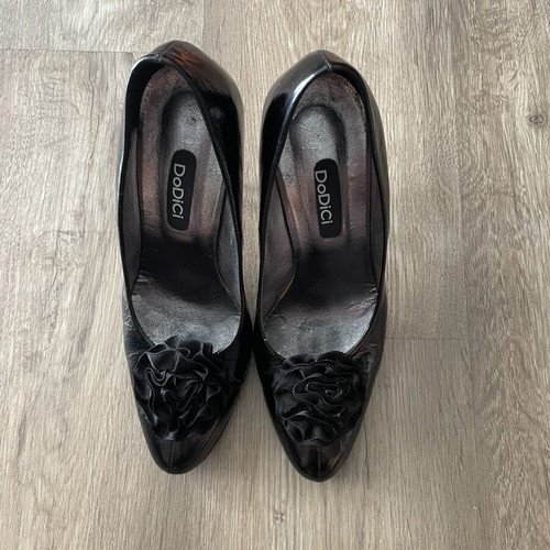 Dodici high-heeled shoes used, black leather patent with bow, size 38